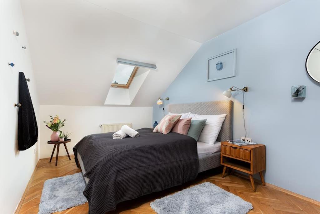 Utulny Apartman Blizko Centra Prahy Appartement Praag Buitenkant foto